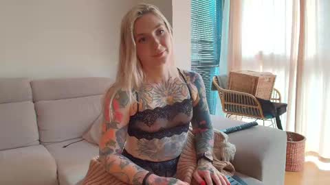 tattoobbgirl online show from May 2026 04:45:01 PM