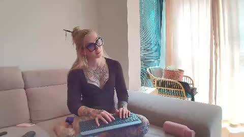 tattoobbgirl online show from June 2026 02:16:01 PM