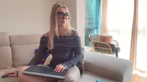 tattoobbgirl online show from June 2026 03:47:01 PM