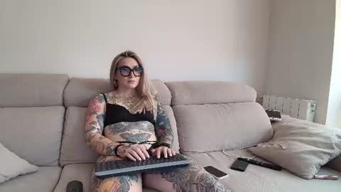 tattoobbgirl online show from June 2026 05:11:02 PM