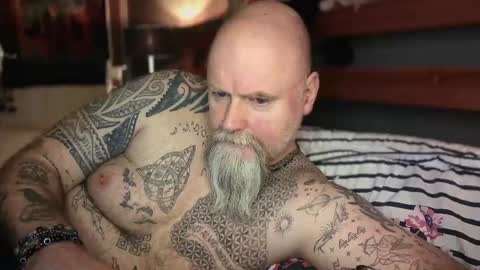 Tattooeddilf 01 online show from December 2025 12:19:02 AM