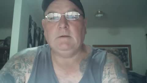 Snapshot of tattzsexy chatting on December 2025 10:50:01 PM tattzsexy online show from December 2025 10:50:01 PM
