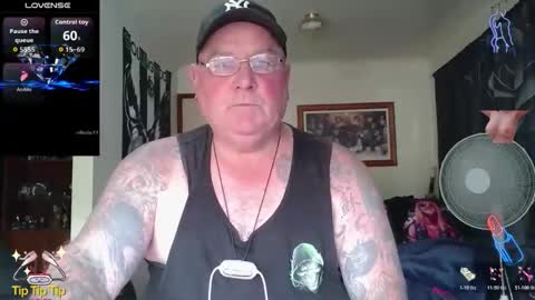 Snapshot of tattzsexy chatting on March 2026 04:28:02 AM tattzsexy online show from March 2026 04:28:02 AM