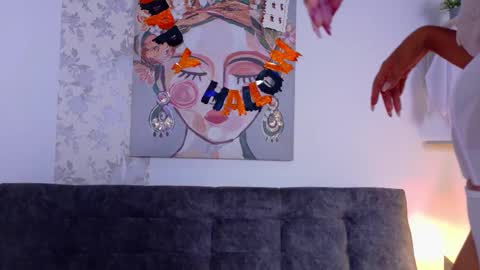 Taty Miller online show from October 2025 03:46:02 PM