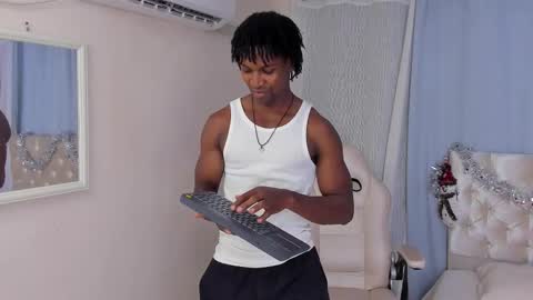 tau_montes online show from November 2025 04:34:02 AM