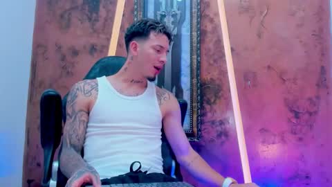 tauro_princs online show from November 2025 10:30:01 PM