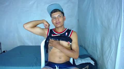 taurus_5 online show from April 2026 10:26:02 PM