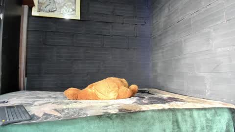  T A U R U S  online show from January 2025 09:47:02 PM