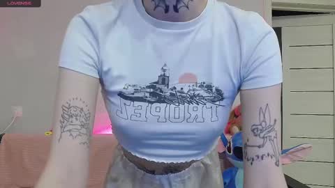 Snapshot of tayaavis chatting on February 2025 04:10:02 PM Taya online show from February 2025 04:10:02 PM