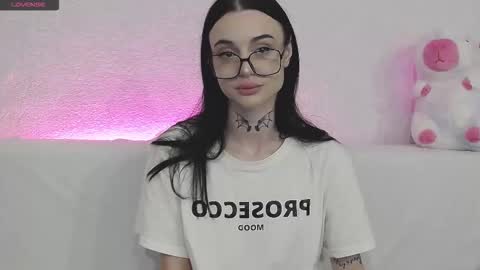 Snapshot of tayaavis chatting on October 2025 05:02:02 PM Taya online show from October 2025 05:02:02 PM