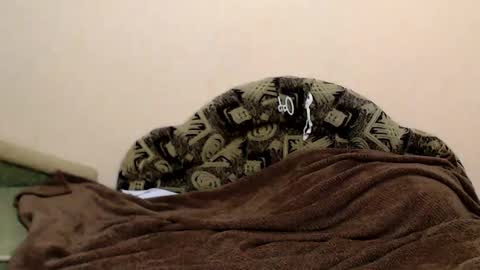 Taya online show from November 2025 05:41:01 PM