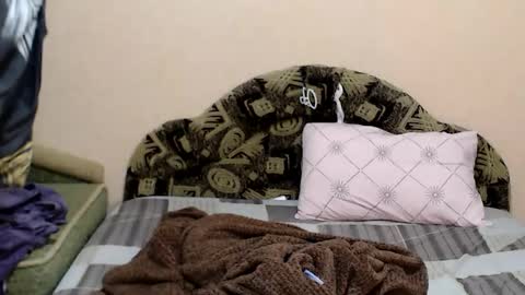 Taya online show from November 2025 05:36:02 PM