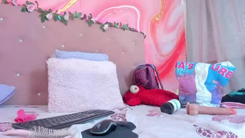 Sarah  online show from January 2025 07:03:01 PM