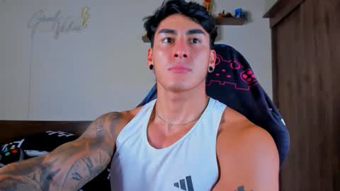 taylor_mclane1 online show from May 2026 06:37:01 PM