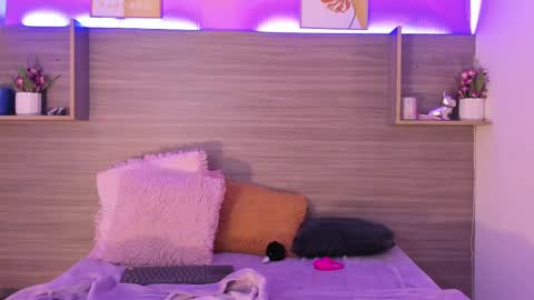 Taylor  online show from February 2025 03:28:02 PM