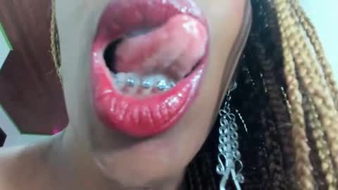 Snapshot of taylorslims chatting on February 2025 03:49:02 PM taylorslims online show from February 2025 03:49:02 PM