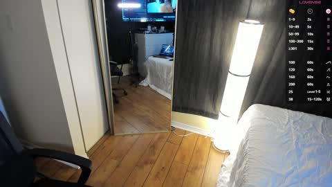 Snapshot of taylortait chatting on December 2024 07:23:01 PM Taylor Tait online show from December 2024 07:23:01 PM