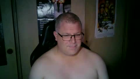 Snapshot of taylz chatting on May 2026 02:21:02 PM taylz online show from May 2026 02:21:02 PM