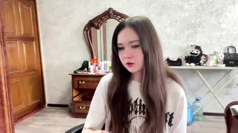 Snapshot of taynagilkey chatting on February 2026 10:25:01 AM April online show from February 2026 10:25:01 AM