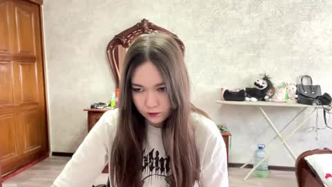 Snapshot of taynagilkey chatting on February 2026 10:58:02 AM April online show from February 2026 10:58:02 AM