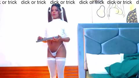 Snapshot of tayra1 chatting on October 2025 06:26:01 AM Tayra... online show from October 2025 06:26:01 AM