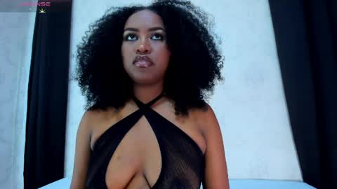 Tayra online show from May 2026 09:01:01 PM