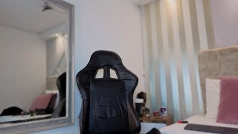 Snapshot of tayra_pradit chatting on February 2026 06:17:01 PM tayra online show from February 2026 06:17:01 PM