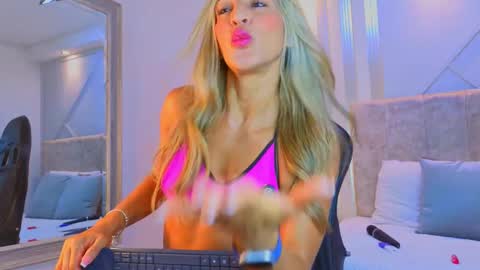 Snapshot of tayra_pradit chatting on March 2026 06:58:02 PM tayra online show from March 2026 06:58:02 PM