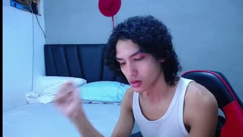 Snapshot of tayronx33 chatting on November 2025 05:02:01 PM Tayron online show from November 2025 05:02:01 PM