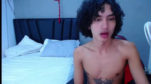 Snapshot of tayronx33 chatting on November 2025 09:36:02 PM Tayron online show from November 2025 09:36:02 PM