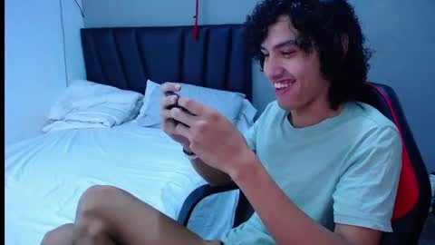 Snapshot of tayronx33 chatting on November 2025 07:30:01 PM Tayron online show from November 2025 07:30:01 PM