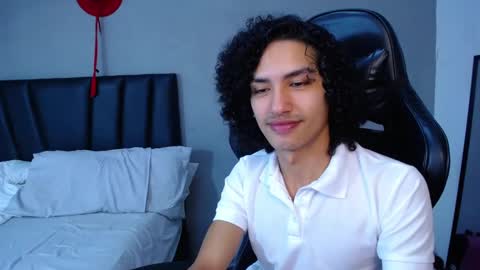 Snapshot of tayronx33 chatting on January 2026 09:57:01 PM Tayron online show from January 2026 09:57:01 PM