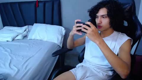 Snapshot of tayronx33 chatting on February 2026 09:09:02 PM Tayron online show from February 2026 09:09:02 PM