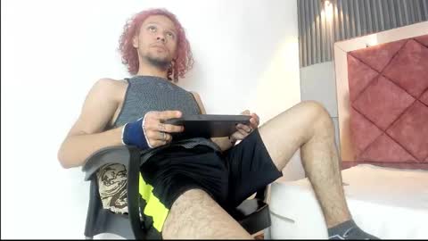 Snapshot of tayson_scott chatting on January 2026 01:02:01 PM Tayson online show from January 2026 01:02:01 PM