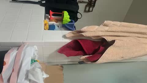 Snapshot of tboy833 chatting on October 2025 01:50:02 AM Luis online show from October 2025 01:50:02 AM