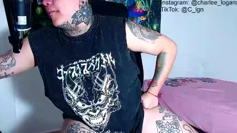 Charlee He online show from May 2026 01:03:01 AM