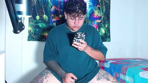 Charlee He online show from May 2026 06:27:01 PM