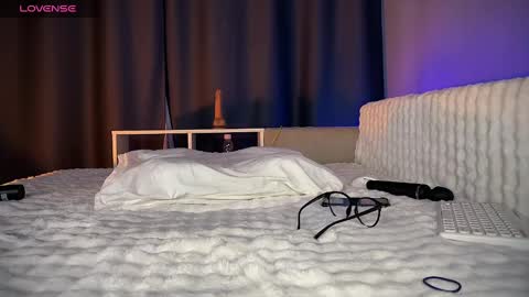 Mary     X TechnoElfff  INST    fansly kissmary online show from March 2025 06:01:02 PM