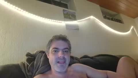 Peter online show from November 2025 07:34:02 PM