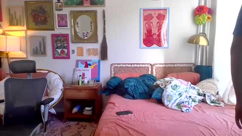 teethirstrap online show from December 2024 06:15:02 PM