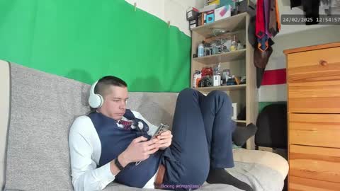 Virg Lszl online show from February 2025 11:54:01 AM