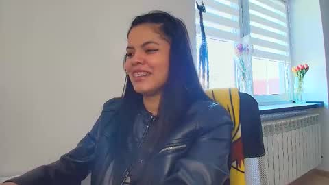 Snapshot of tell_me_goddess chatting on April 2026 07:33:02 AM Amazing SALOME online show from April 2026 07:33:02 AM