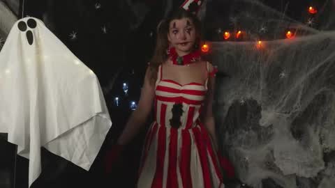 Sarah     online show from October 2025 03:58:02 AM