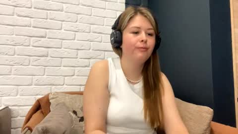 Lana online show from March 2026 09:15:02 AM