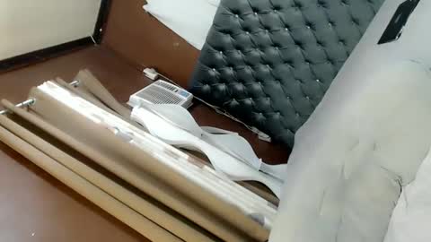 Snapshot of temptationofsex chatting on January 2025 08:18:02 AM EVA GLASSCOTT online show from January 2025 08:18:02 AM