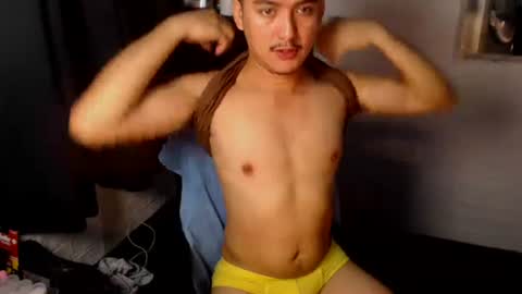 Snapshot of tempting_jon chatting on April 2026 03:48:02 AM tempting_jon online show from April 2026 03:48:02 AM