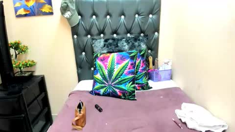 temptressqeen online show from April 2026 06:14:02 AM