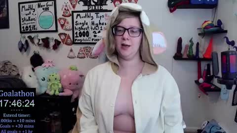 Pixie and Tentacle Overlord online show from November 2025 07:24:01 PM