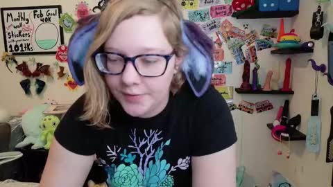 Pixie and Tentacle Overlord online show from February 2026 11:19:01 PM