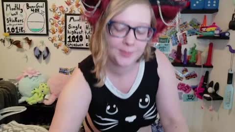 Pixie and Tentacle Overlord online show from May 2026 10:15:02 PM